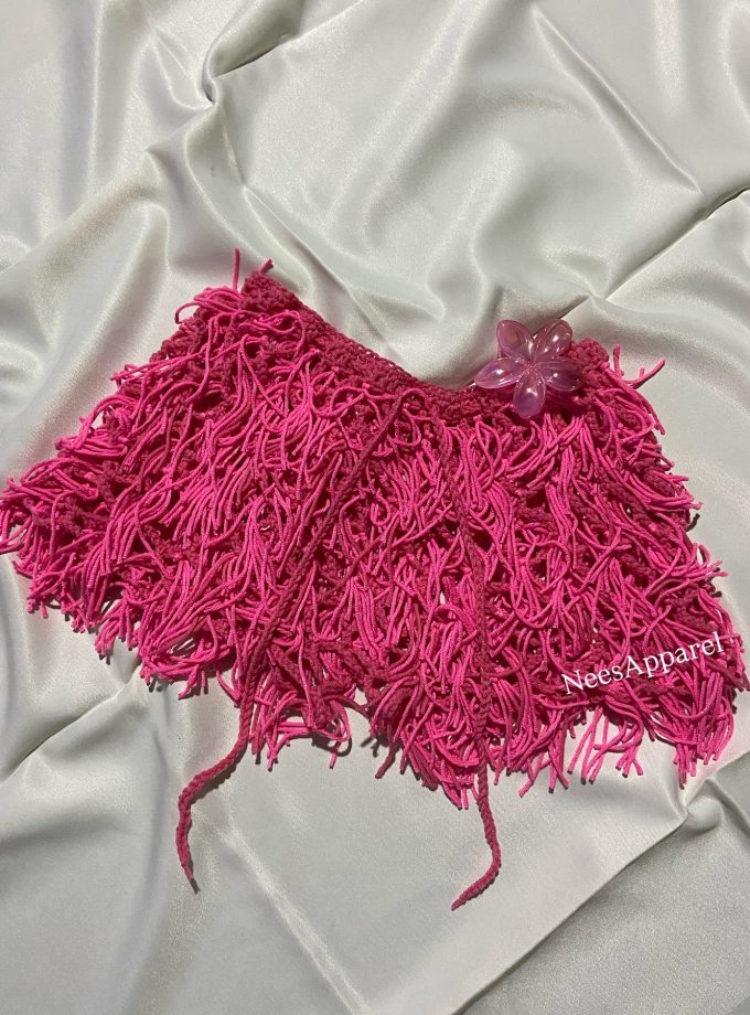 Namiri style mini crochet shorts